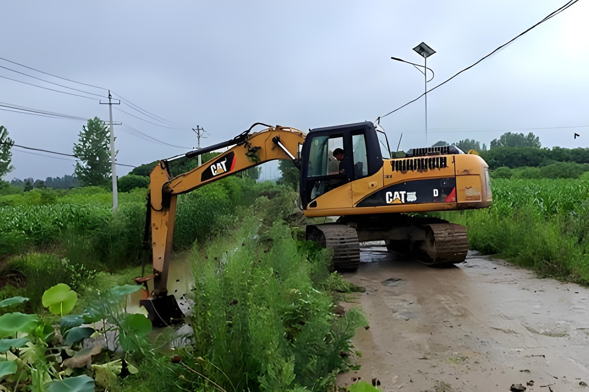 貴州沼澤地灘涂清淤公司有哪些-船挖清淤單價是多少？