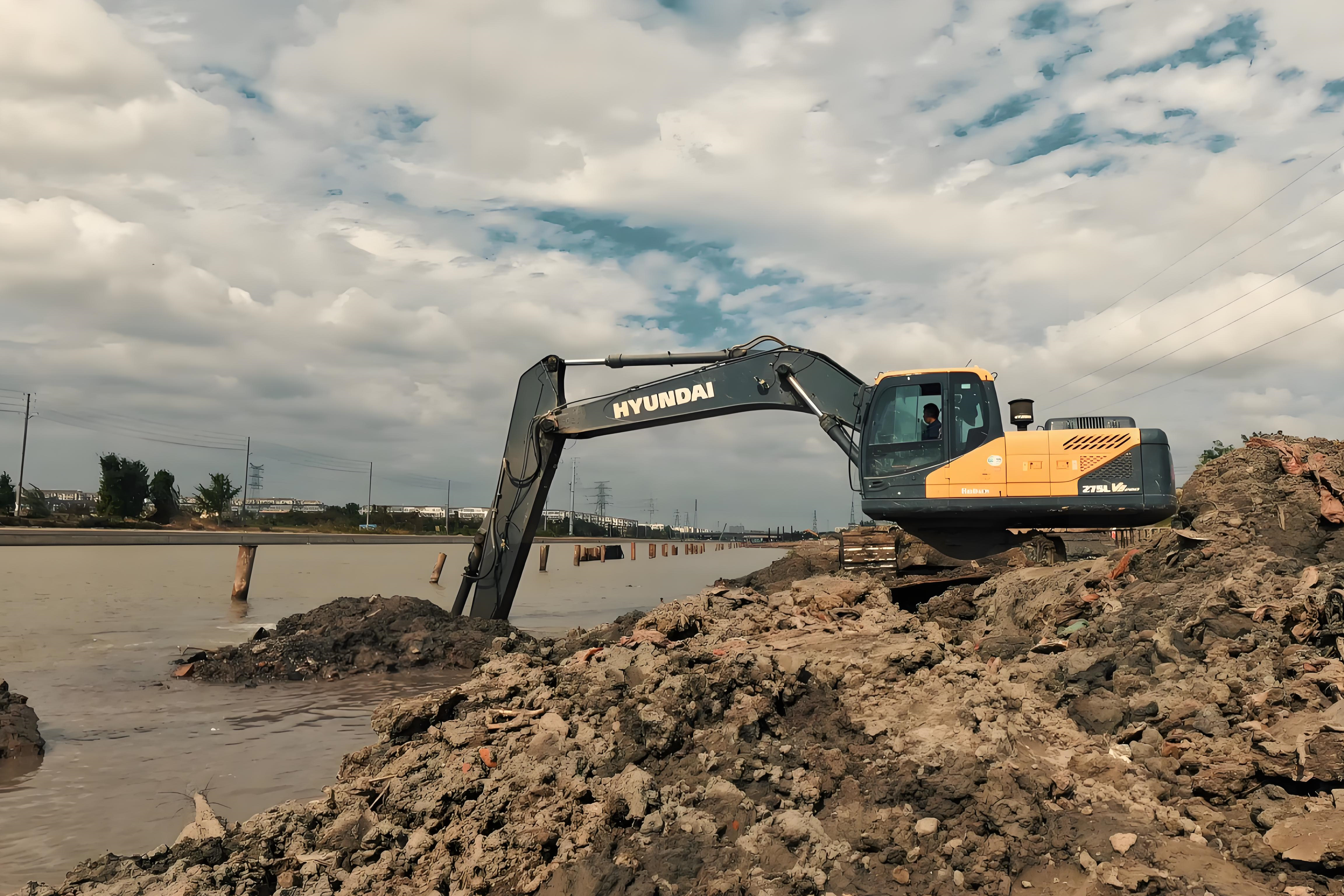 湖北水挖清淤團隊泓樺錦嘉-水上挖機能在深水工作嗎？